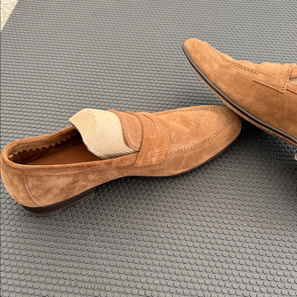 Jack Erwin Men’s Tan Suede Loafers - Picture 6 of 6